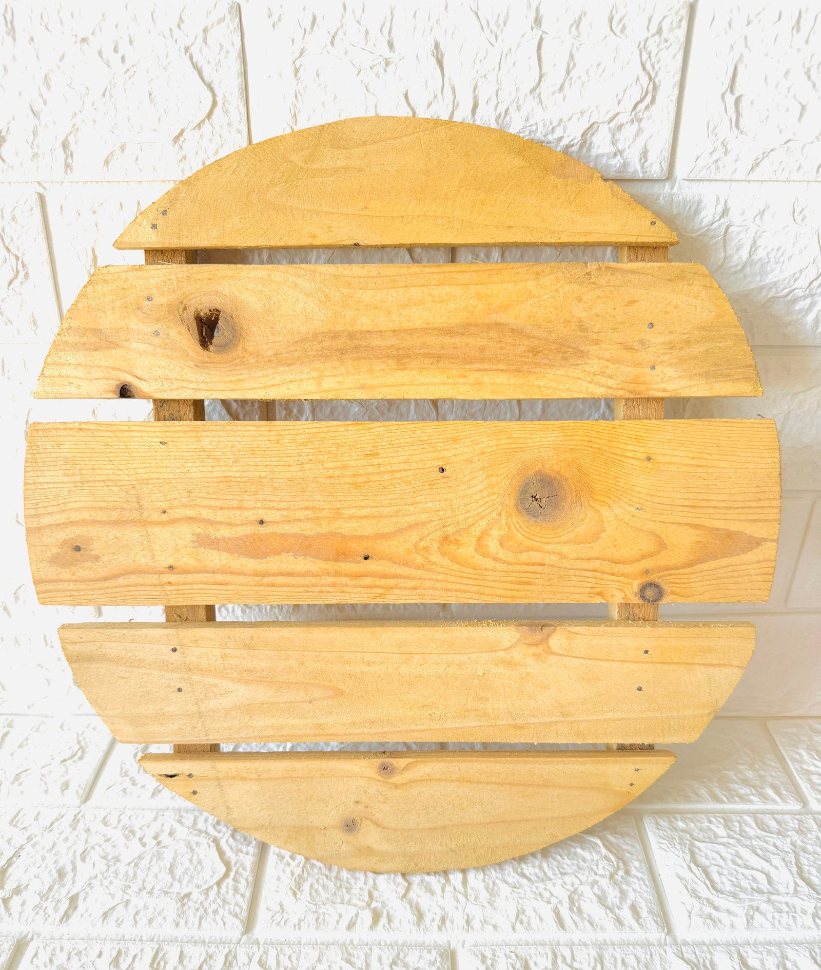 Pinewood round plank