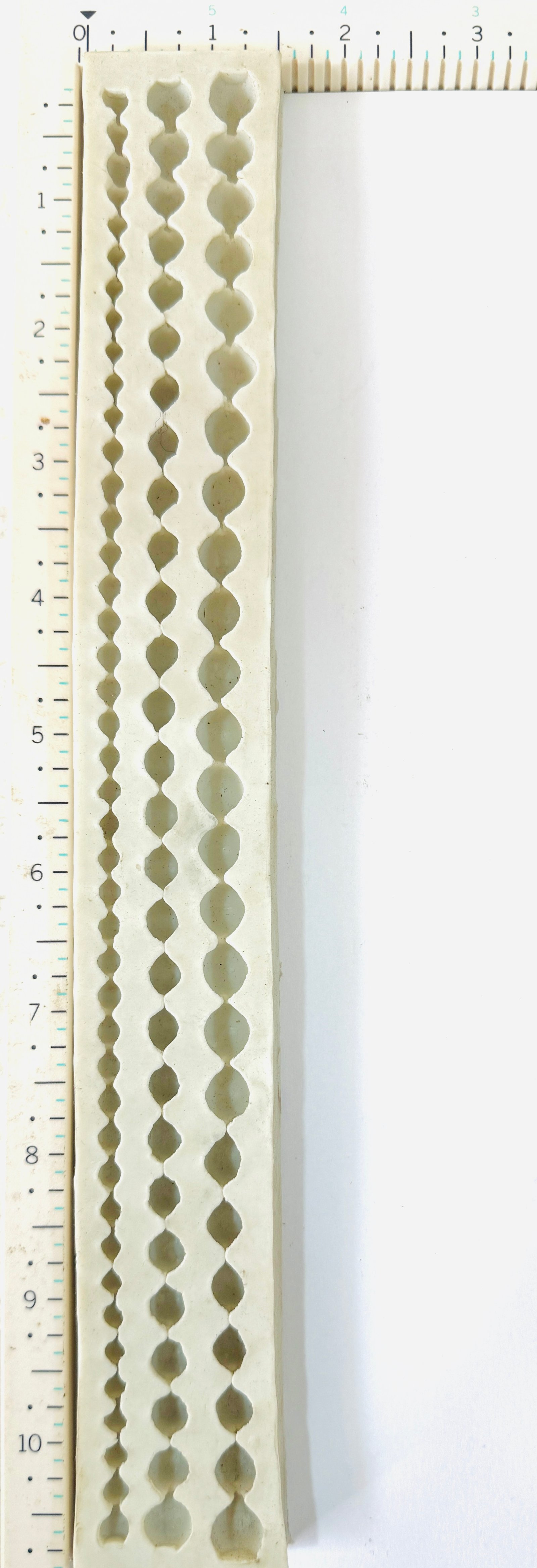 Multi-Size Bead Chain Border Silicone Mould