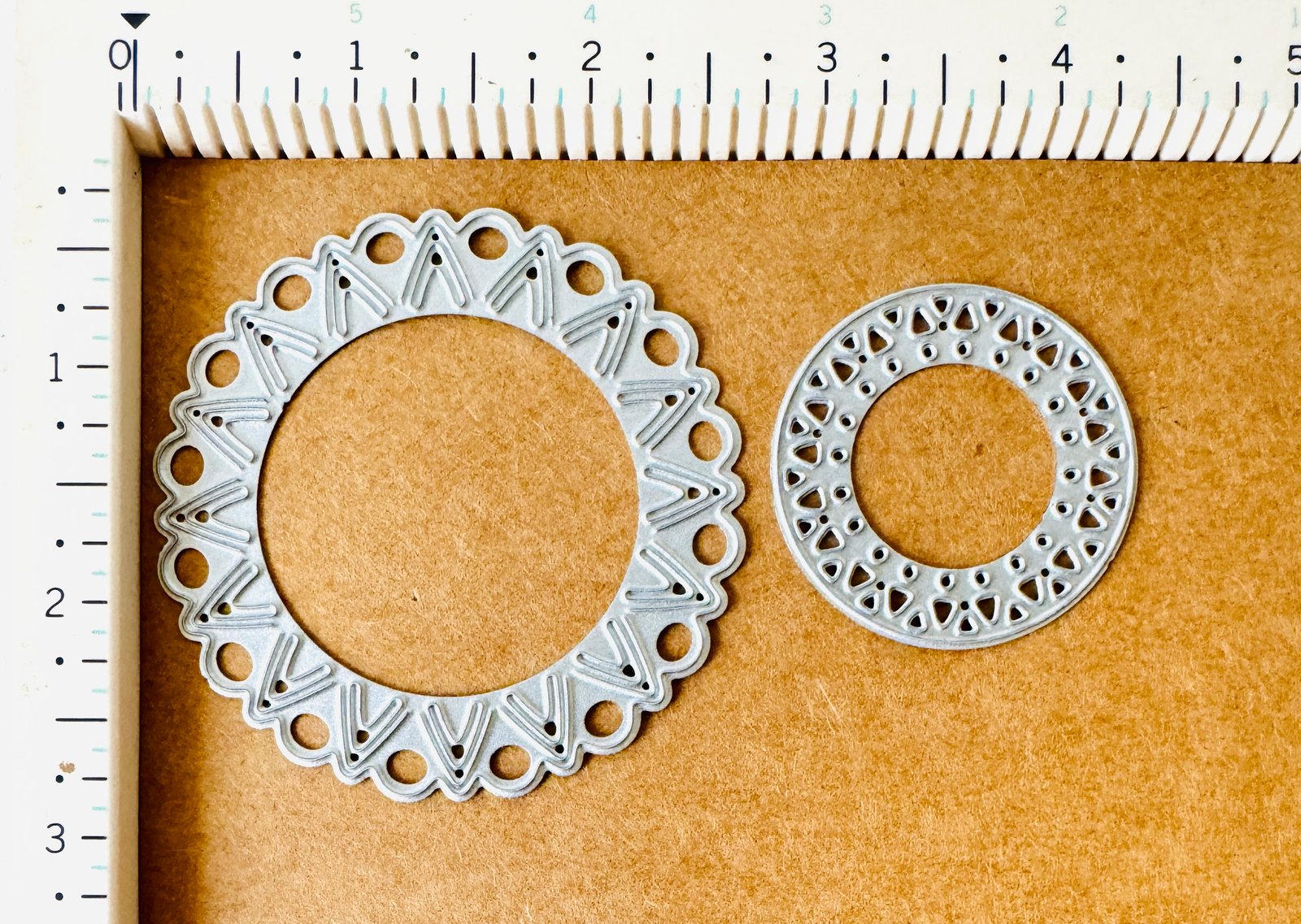 Ornate Circular Lace Frame – Metal Die Cut Set (2 pcs)